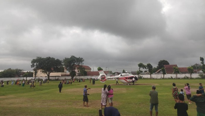 Helikopter Gudang Garam mendarat darurat di Jombang