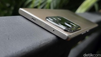 HP ini punya dual speaker dengan sentuhan JBL Foto: Adi Fida Rahman/detiKINET