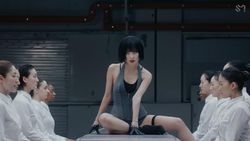 Irene & Seulgi Menggoda Reveluv di MV TILT