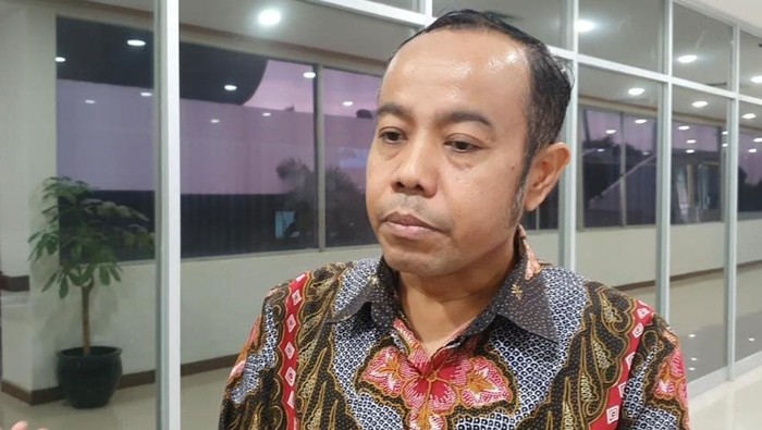 Wakil Ketua KPAI Jasra Putra di kompleks parlemen, Senayan, Jakarta Pusat,  Senin (26/5/2025).