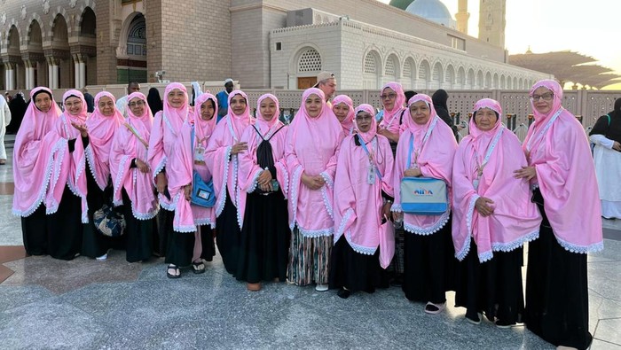 Jemaah Aida Tourindo Wisata di Raudhah, Senin (26/5/2025)