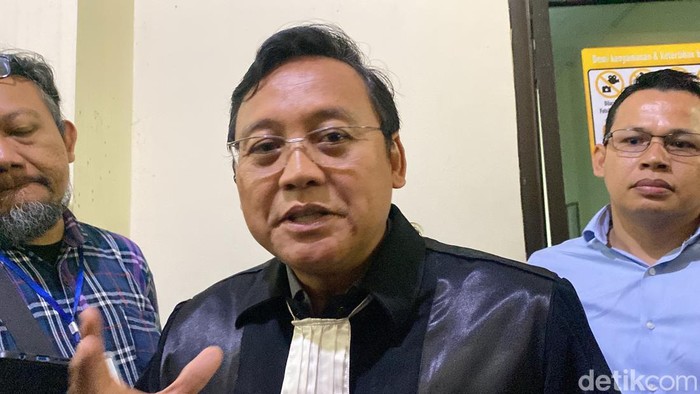 Kuasa hukum terdakwa kasus pemerasan PPDS Undip, di Pengadilan Negeri (PN) Semarang, Kecamatan Semarang Barat, Senin (26/5/2025).