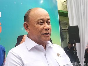 Video: Kepala BGN Sebut Tinggi Anaknya 180 Cm karena Minum Susu dari Kecil