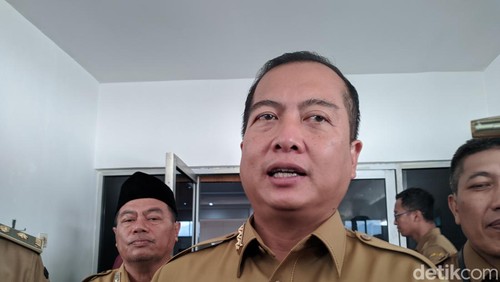 Gubernur NTB Lalu Muhamad Iqbal ditemui di Kantor Gubernur NTB, Senin (26/5/2025). (Ahmad Viqi/detikBali).