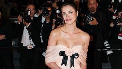 Margaret Qualley Gak Pernah Gagal Curi Perhatian