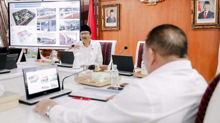 Menteri Sosial Saifullah Yusuf