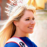 Dalam acara makan malam itu, Milla mengaku awalnya berusaha untuk mengenalkan diri dan tujuannya ikut Miss World. Namun para tamu terlihat tidak tertarik dan malah mengalihkan percakapan kepada topik-topik yang membuatnya tidak nyaman. Foto: Instagram @milla.magee