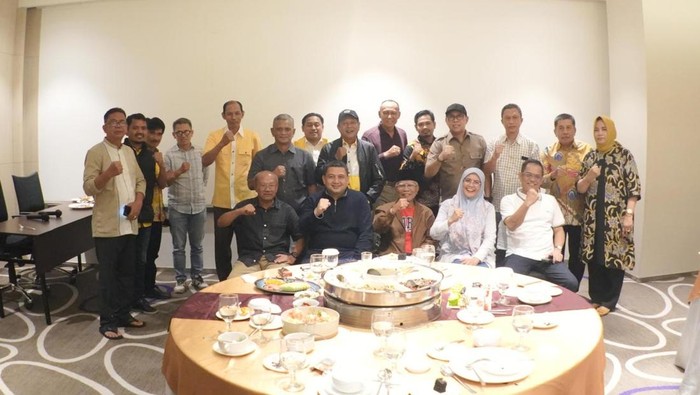 Munafri Arifuddin mengumpulkan 17 ketua-sekretaris DPD II menjelang Musda Golkar Sulsel.