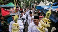 Di salah satu rangkaian Cembengan terdapat tradisi manten tebu atau pengantin tebu yang dilangsungkan layaknya sebuah pernikahan dengan mengarak sepasang tebu temanten disekitar pabrik, kedua tebu tersebut diberi nama Bagus Damar Kaloka dan Rara Madu Retno, yang mana keduanya dipetik dari perkebunan tebu sehari sebelumnya. 