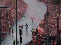Video: Sederet Fakta Mobil Tabrak Fans Liverpool Lukai 50 Orang