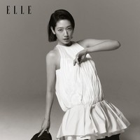 Belakangan Park Shin Hye disibukkan dengan jadwal tur fanmeeting HyeTalk di sejumlah negara Asia. Viral videonya tampil luwes dan enerjik menarikan koreografi lagu like JENNIE, Whiplash, hingga Rebel Heart. Foto: dok. Elle Hong Kong