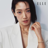 Siapa sangka Park Shin Hye sudah menginjak kepala tiga? Bintang Hallyu ini turut andil dalam mempopulerkan drama Korea sejak mulai berakting di usia 13 tahun. Foto: dok. Elle Hong Kong