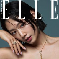 “anak 1 lo ini..kek masih single aja😍” “Mamih gw ini ❤️‍🔥🔥” “Cantiknyaaa😍😍😍❤️”  komentar sejumlah penggemar yang terpana dengan hasil pemotretan terbaru Park Shin Hye bersama Elle Hong Kong. Foto: dok. Elle Hong Kong