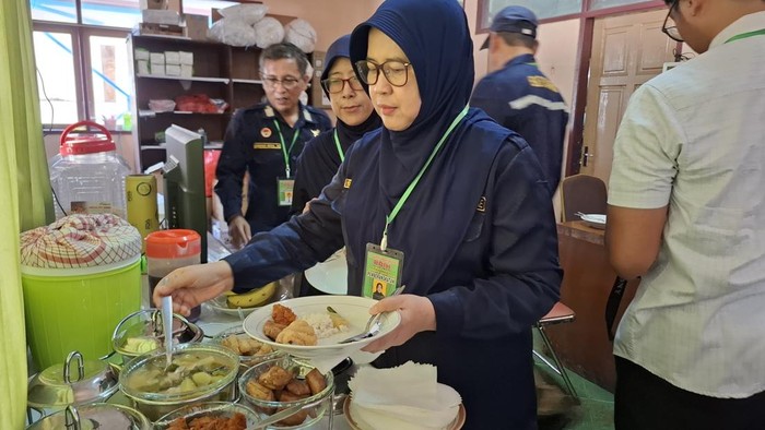 Pemeriksaan makanan jemaah haji di AHES