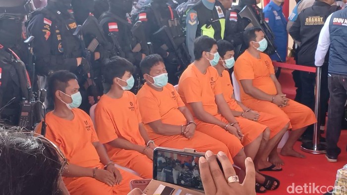 Penampakan kurir 2 ton sabu yang diamankan BNN dan tim gabungan di perairan Kepulauan Riau.(Alamudin/detikcom)