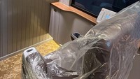 Suite Class Compartment dilengkapi kursi privat dengan pintu tertutup, kursi ergonomis yang dapat disesuaikan, serta sistem hiburan pribadi yang mencakup musik dan film. Penumpang juga disediakan headphone, colokan listrik, dan pengatur AC.