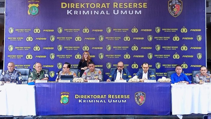 Polda Metro Jaya menggelar konferensi pers Operasi Berantas Jaya 2025.
