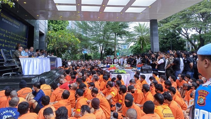 Polda Metro Jaya menggelar konferensi pers Operasi Berantas Jaya 2025.