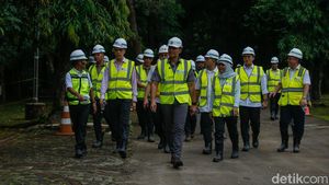 Gaya AHY Tinjau Proyek MRT Thamrin-Monas