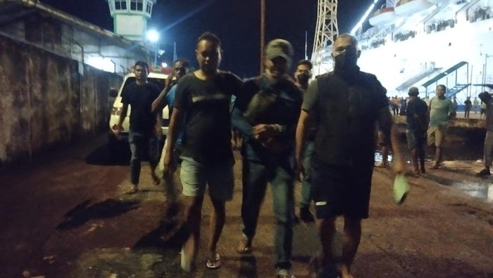 Preman buronan Polres Bogor ditangkap di Ambon.