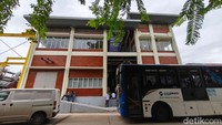 Pelaksana tugas (Plt) Kepala Dinas Sumber Daya Air (SDA) Provinsi DKI Jakarta, Ika Agustin Ningrum, menjelaskan bahwa pembangunan rumah pompa ini merupakan bentuk respon terhadap kebutuhan warga yang sering terdampak genangan. Pompa dirancang untuk mengatasi curah hujan tinggi, khususnya saat intensitas mencapai 100–150 mm.