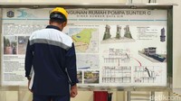 Tak hanya itu, keberadaan Kali Sentiong yang posisinya lebih tinggi dari jalan raya menambah potensi genangan. Ketika debit air meningkat, kawasan sekitarnya menjadi lebih mudah tergenang air.