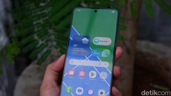 Galaxy S25 Edge disokong Snapdragon 8 Elite dengan RAM 12 GB, Baterainya berkapasitas 3.900 mAh. Foto: Adi Fida Rahman/detikINET