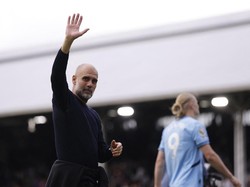 Di musim 2024/2025, Manchester City-nya Guardiola finis di posisi ketiga Klasemen Liga Inggris dengan 71 poin. City selisih dua poin dengan Chelsea di bawahnya (Reuters)