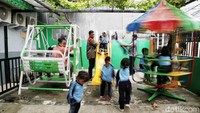 TAS Arutala hadir menjawab kegelisahan itu. Tempat ini tidak hanya menjadi lokasi penitipan, tetapi juga pusat pertumbuhan dan pengasuhan anak yang berkualitas. Setiap anak mendapatkan makanan bergizi, tidur siang, dan kegiatan bermain yang edukatif.