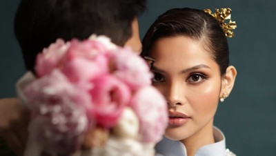 8 Foto Lamaran Tengku Nadira Anak Enny Beatrice, Unik Pakai Beskap Modifikasi