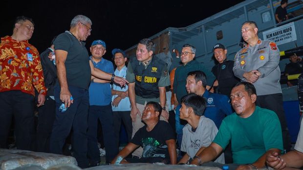 Tim gabungan dari BNN, Ditjen Bea dan Cukai bersama TNI AL menggagalkan upaya penyelundupan sabu sekitar 2 ton di Laut Karimun, Kepulauan Riau (dok BNN)