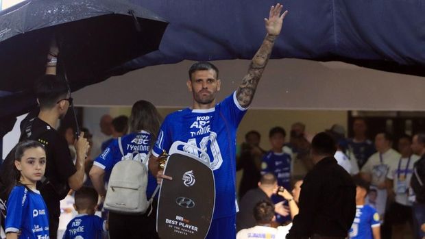 Tyronne del Pino jadi Pemain Terbaik Liga 1 2024/2025.