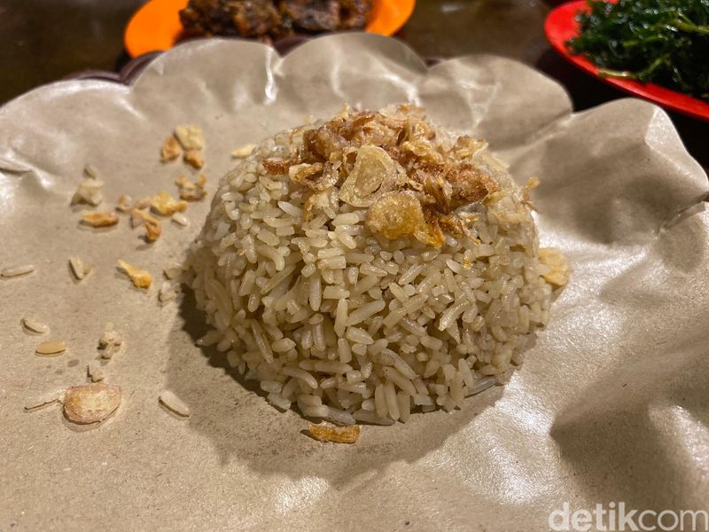 Uduk Bahagia, tempat makan nasi uduk di Tendean