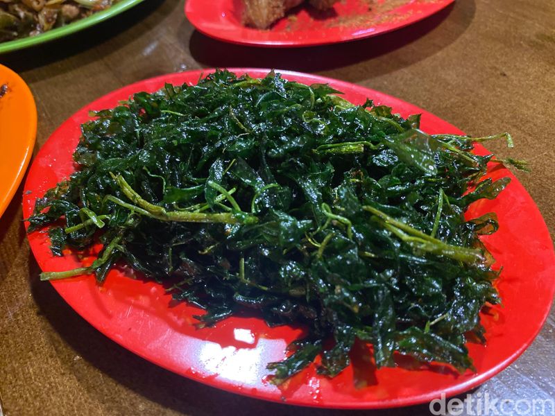 Uduk Bahagia, tempat makan nasi uduk di Tendean