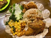 Uduk Bahagia: Nasi Uduk Lauk Ayam Goreng dan Lele Chili Oil yang Mantul