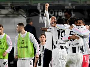 Douglas Luiz dan Weah Dicap Tak Hormati Rekan-rekan di Juventus