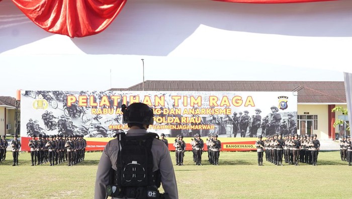 Wakapolda Riau Brigjen Jossy Kusumo membuka pelatihan Tim Raga gelombang II di SPN Polda Riau.