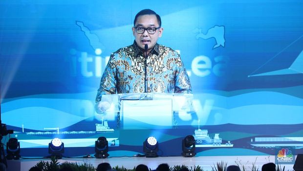 Wakil Menteri Investasi dan Hilirsasi, Todotua Pasaribu menyampaikan sambutan saat menghadiri pembukaan Indonesia Maritimr Week 2025 di Jakarta International Convention Centre (JICC), Senayan, Jakarta, Senin (26/5/2025). (CNBC Indonesia/Tri Susilo)