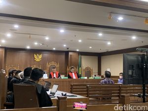 Makelar Zarof Ngaku Tertekan tapi Ditanya Hakim Malah Jawab Begini