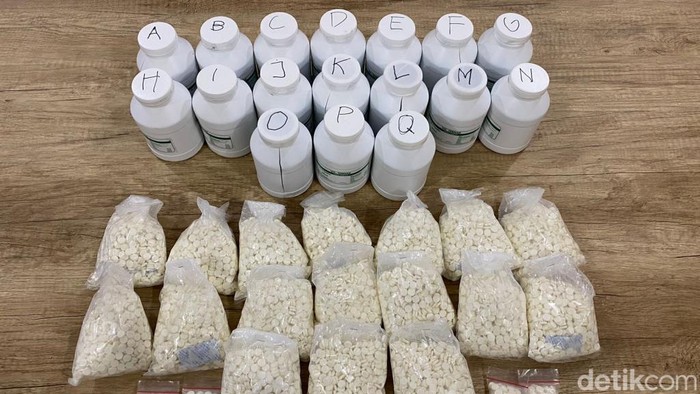 17 ribu butir pil Trihexyphenidyl yang disita petugas Polres Pasuruan