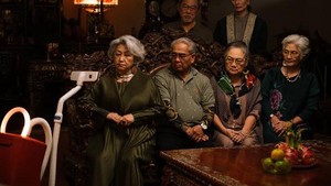 Sementara orang-orang hanya melihat sebuah vacuum cleaner dengan teknologi terbaru, March melihatnya sebagai sosok Nat. Dok. Ist