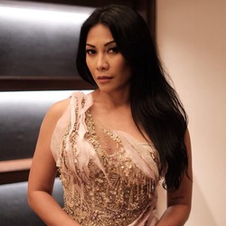 Jam Terbang Tinggi, Anggun Paling Grogi Konser di Indonesia