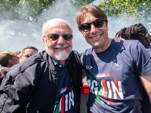 NAPLES, ITALY - MAY 26: Head Coach Antonio Conte and Preisdent Aurelio De Laurentiis of SSC Napoli celebrate inside the team bus following the club’s Scudetto victory on May 26, 2025, in Naples, Italy. (Photo by SSC NAPOLI/SSC NAPOLI via Getty Images)