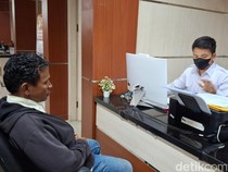 Driver Taksi Online di Palembang Ditikam Jukir Liar, Berawal Saling Tatap