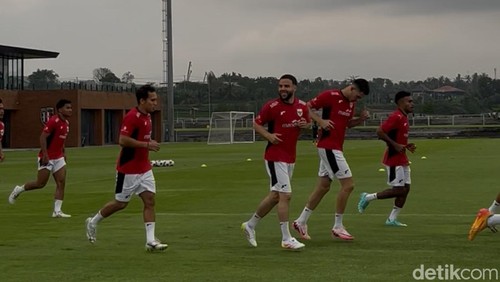 Calvin Verdonk mulai latihan bersama Timnas Indonesia di Bali, Selasa (27/5/2025).