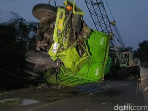 Evakuasi Truk Rem Blong Tewaskan 4 Korban di Probolinggo Butuh 5 Jam