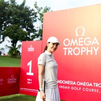 Perempuan kelahiran Bali, 26 Agustus 1983, ini diketahui mulai ‘kepincut’ golf semasa pandemi COVID-19.  Bahkan ketika melancong ke luar negeri untuk urusan pekerjaan atau liburan, ia akan menyempatkan bermain golf. (Foto: Dok. Omega Indonesia)