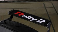 Spoiler belakang yang sangat racing untuk ajang balap Rally. Peranti ini bertujuan untuk memberikan aerodinamika dan cengkeraman yang tepat pada kendaraan. Foto: Toyota Astra Motor