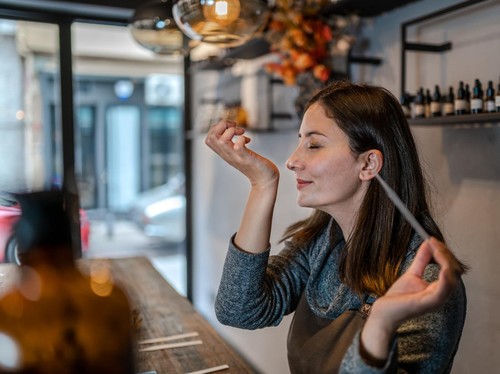 Deretan Parfum Mahal Mengandung Kemenyan yang Disinggung Gibran