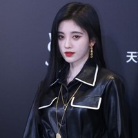Ju Jingyi adalah penyanyi dan aktris asal China yang memulai kariernya sebagai idol CPop. Ia merupakan salah satu member paling populer dari SNH48 yang dijuluki ‘kecantikan 1 dari 4.000 tahun’.Foto: VCG via Getty Images/VCG